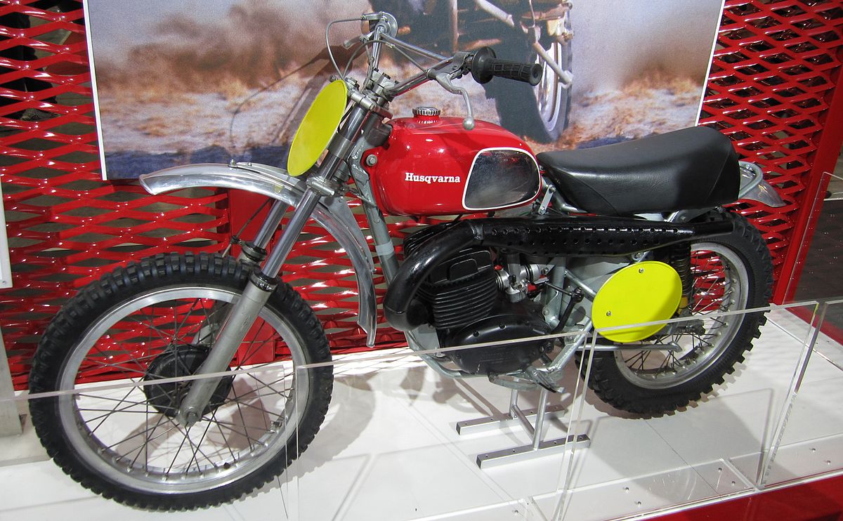 Хускварна 400. Husqvarna 500cc. Ciclomotor. Мотозавод Хускварна Википедия.